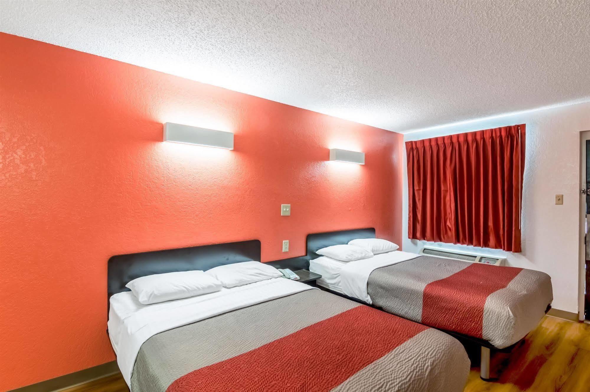 Econo Lodge Del City Exteriör bild