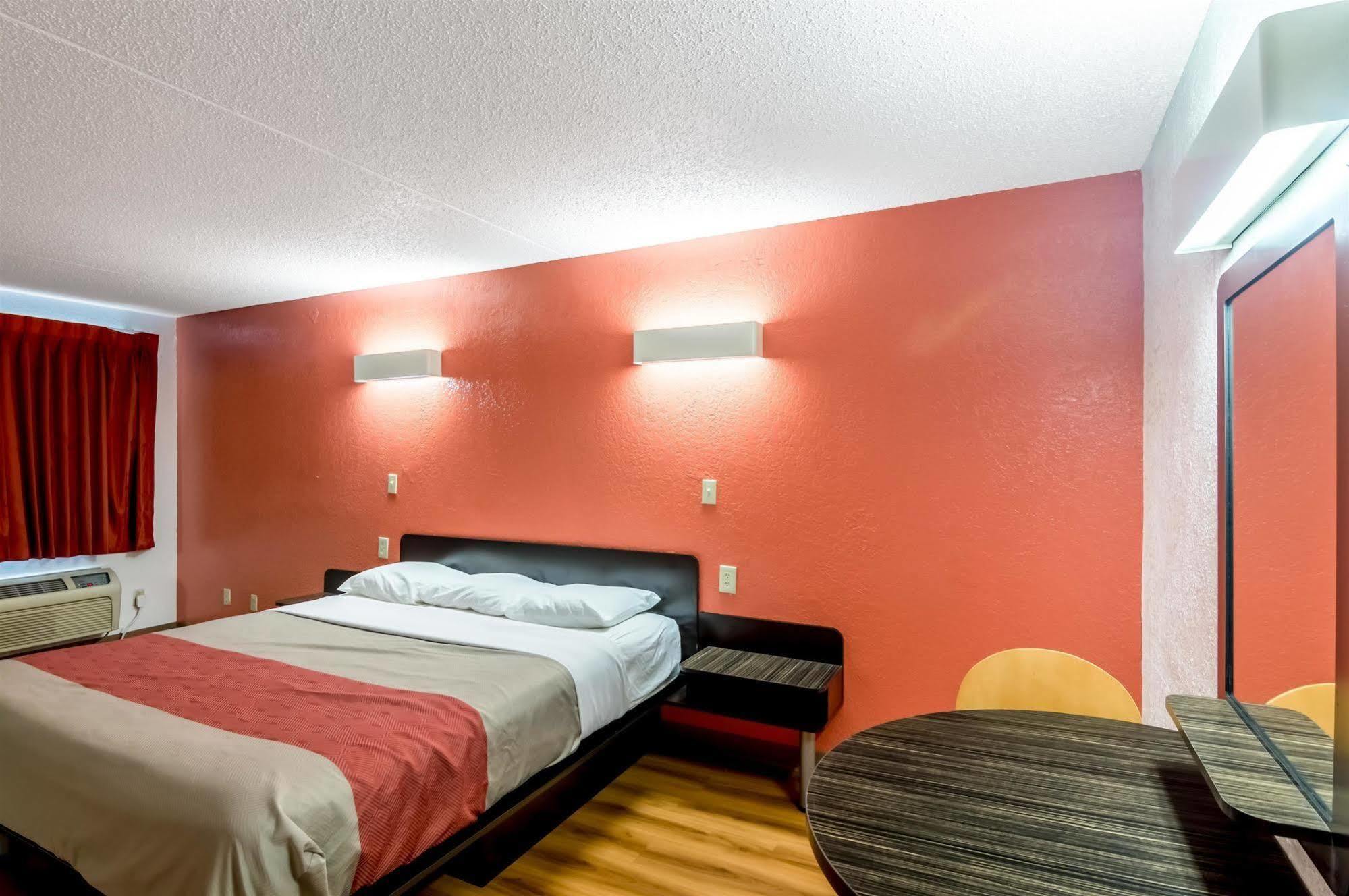 Econo Lodge Del City Exteriör bild