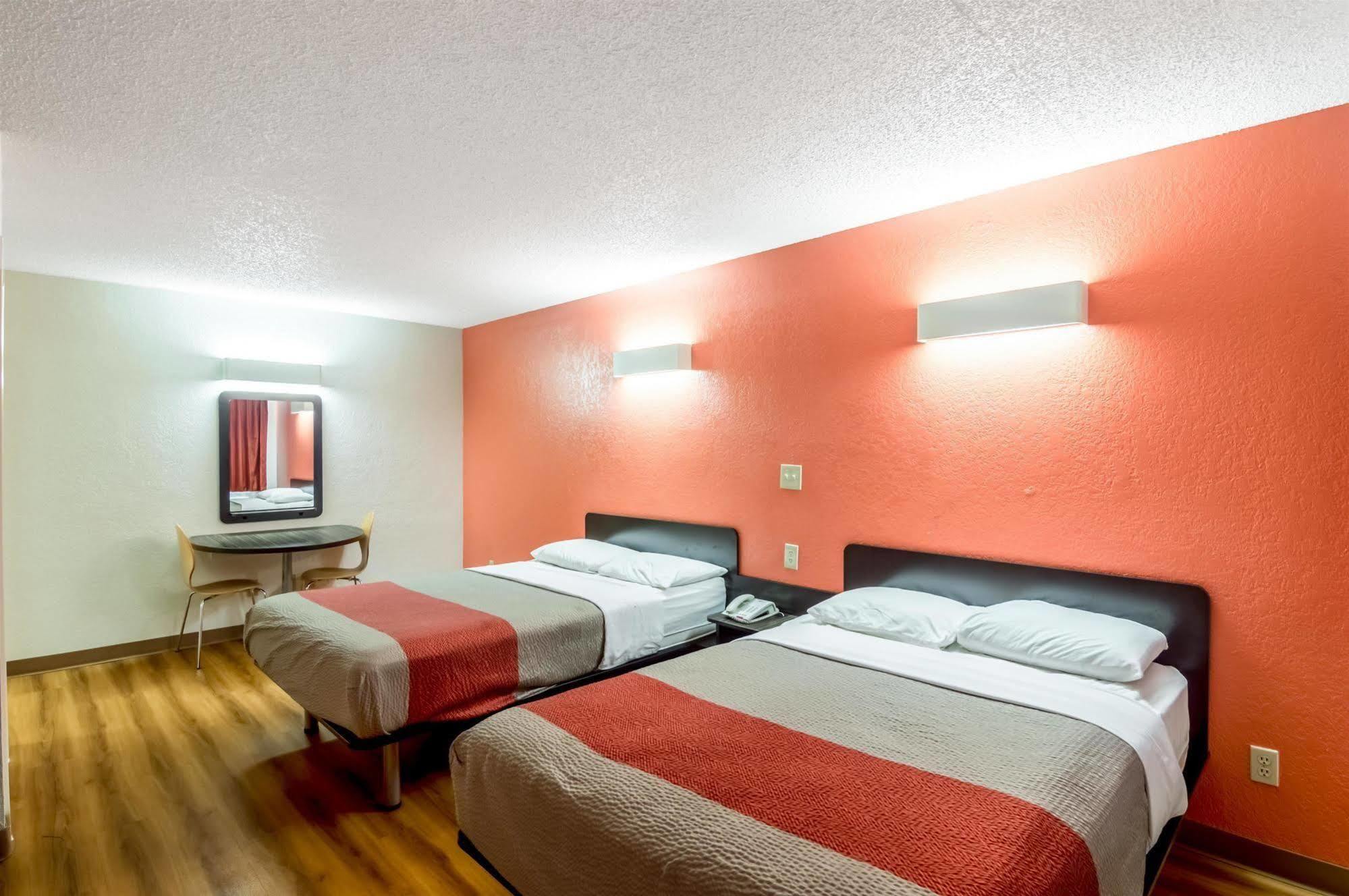 Econo Lodge Del City Exteriör bild