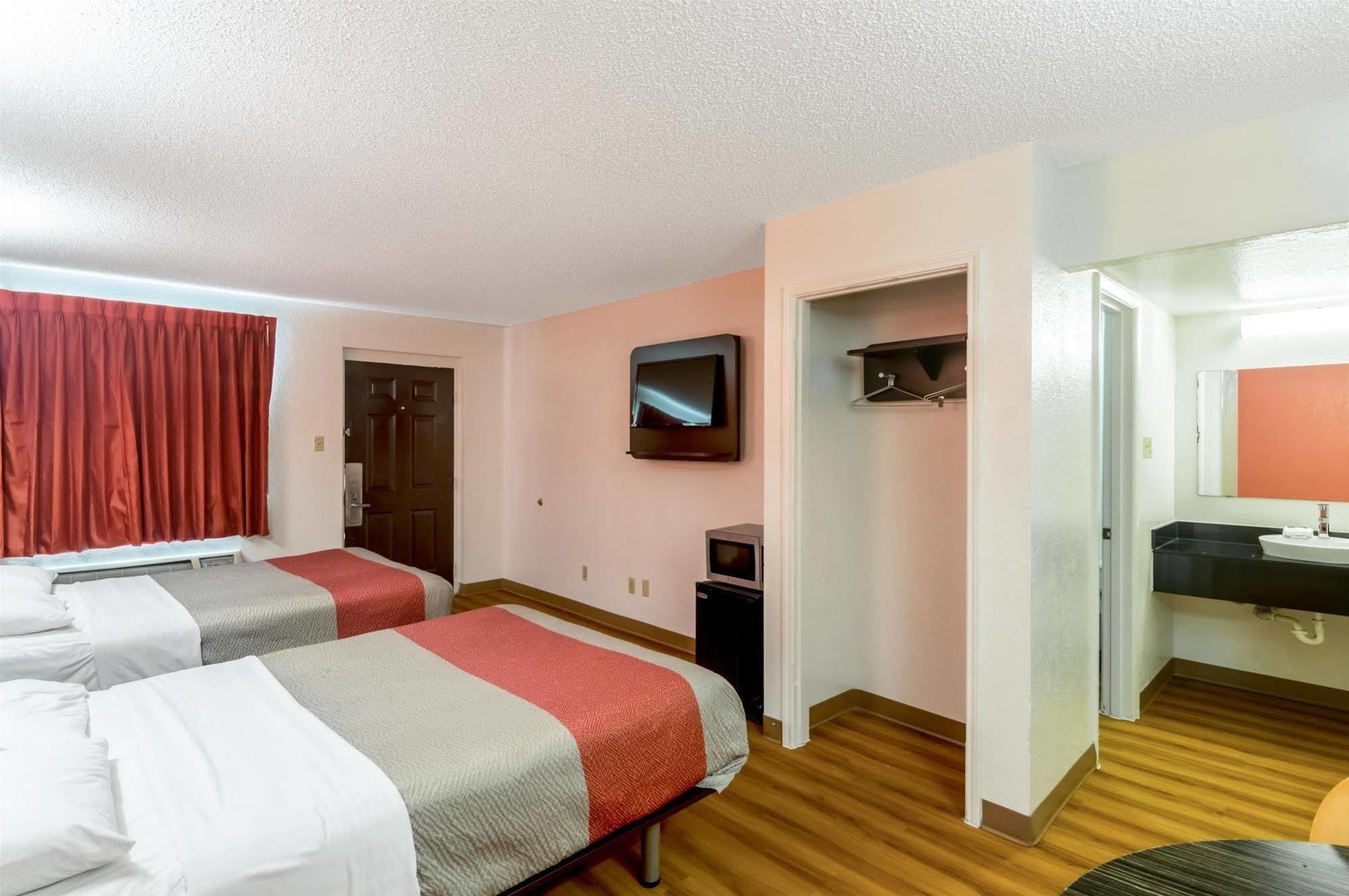 Econo Lodge Del City Exteriör bild
